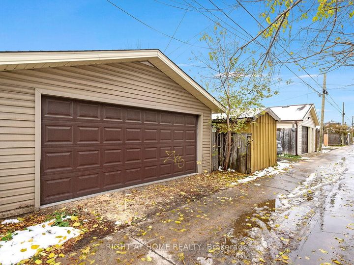 Photo 28 at 180 Rosslyn Avenue N, Crown Point, Hamilton