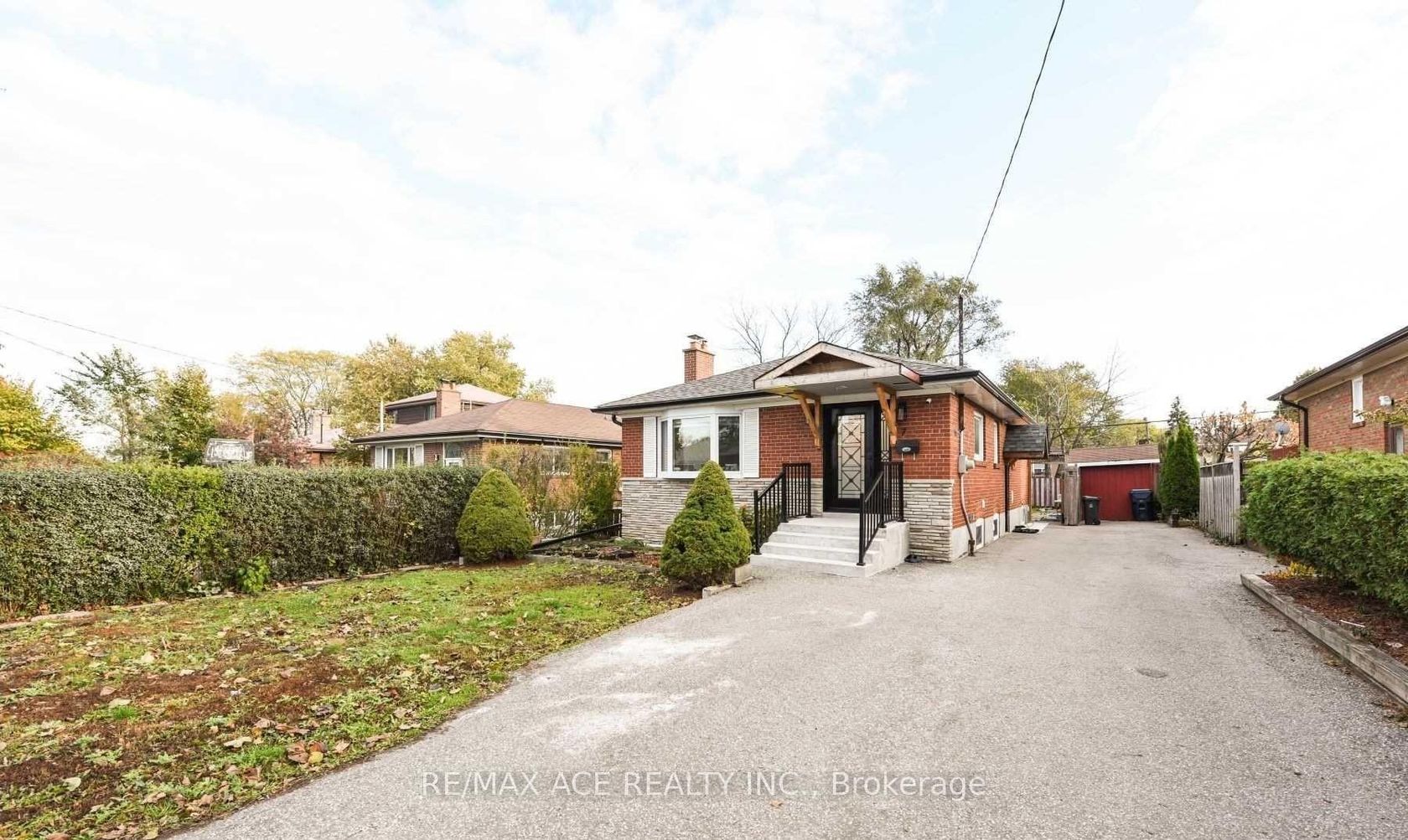 7 Ellie Drive, Woburn, Toronto 