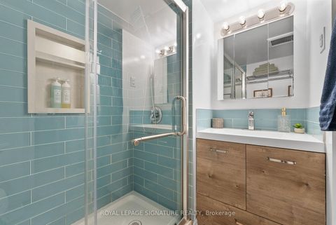 Photo 11 at D - 32 Massey Street, Niagara, Toronto