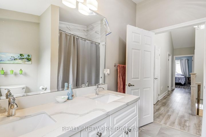 Photo 6 at 88 Rosslyn Avenue N, Crown Point, Hamilton