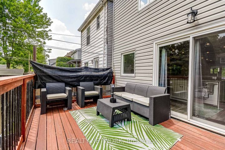 Photo 12 at 88 Rosslyn Avenue N, Crown Point, Hamilton