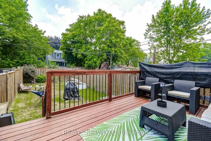Photo 14 at 88 Rosslyn Avenue N, Crown Point, Hamilton