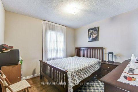 Photo 18 at 84 Kings Park Boulevard, East York, Toronto