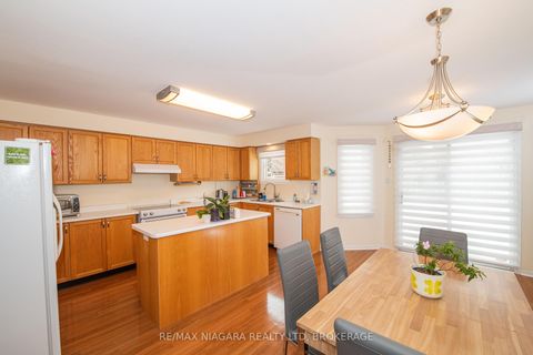 Photo 6 at 120 Janesville Road, Uplands, Vaughan