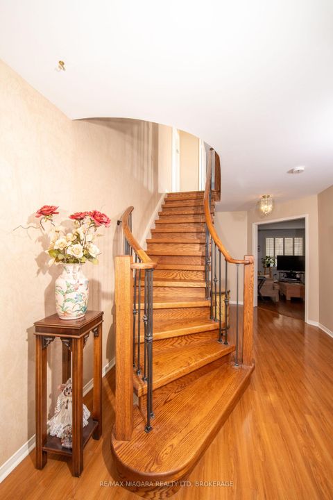 Photo 15 at 120 Janesville Road, Uplands, Vaughan