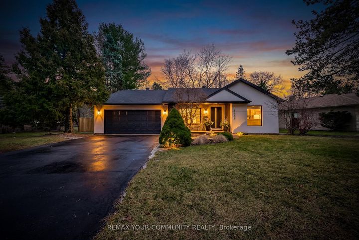 Photo 1 at 1688 Missenden Crescent, Clarkson, Mississauga