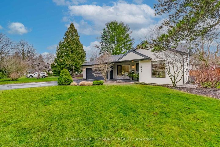 Photo 2 at 1688 Missenden Crescent, Clarkson, Mississauga