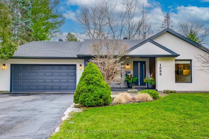 Photo 3 at 1688 Missenden Crescent, Clarkson, Mississauga