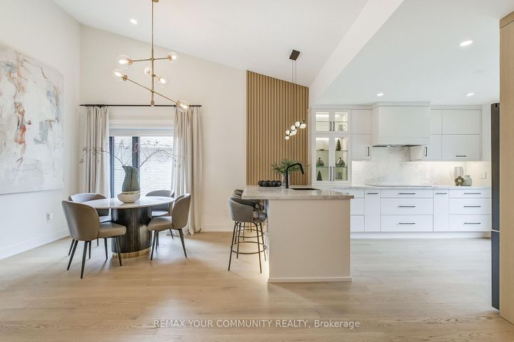 Photo 7 at 1688 Missenden Crescent, Clarkson, Mississauga