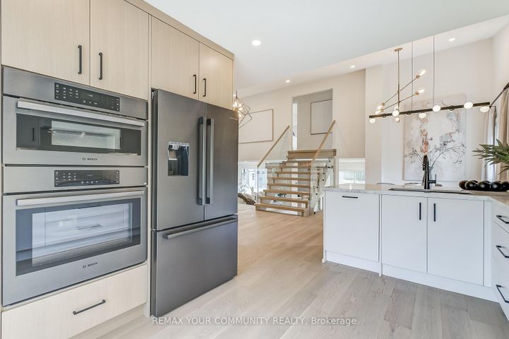 Photo 11 at 1688 Missenden Crescent, Clarkson, Mississauga