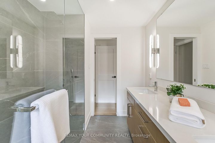 Photo 35 at 1688 Missenden Crescent, Clarkson, Mississauga