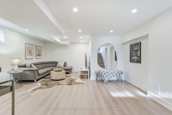 Photo 37 at 1688 Missenden Crescent, Clarkson, Mississauga