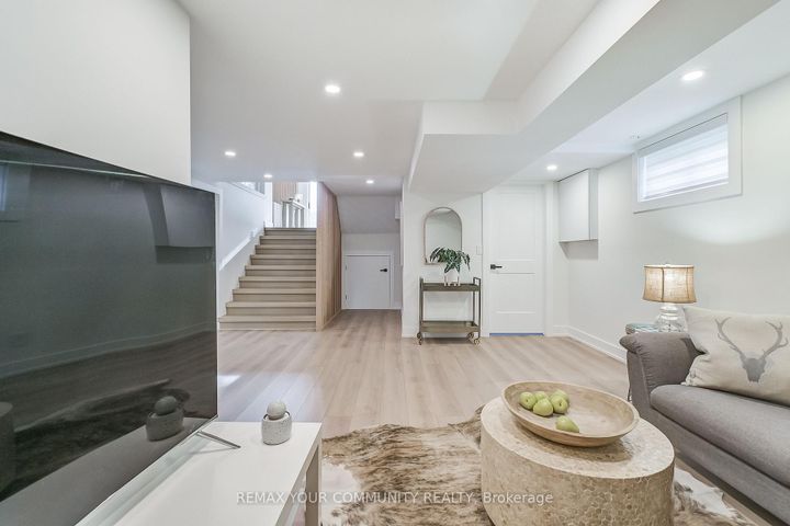 Photo 38 at 1688 Missenden Crescent, Clarkson, Mississauga