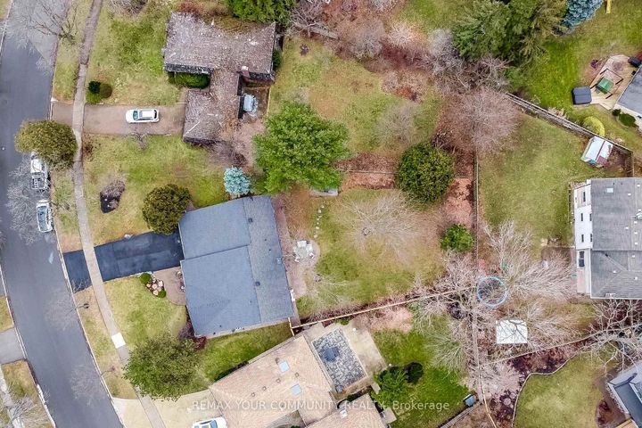 Photo 45 at 1688 Missenden Crescent, Clarkson, Mississauga