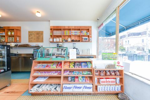 Photo 3 at 209 Dovercourt Rd. Road, Bellwoods, Toronto