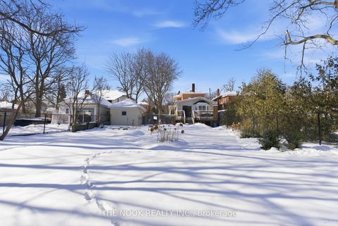 Photo 48 at 39 Centre Street, Bowmanville, Clarington