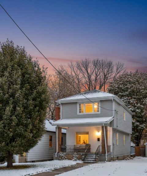 Photo 1 at 139 King Edward Avenue, Lumsden, Toronto
