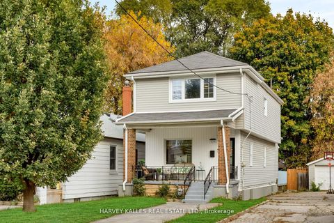 Photo 4 at 139 King Edward Avenue, Lumsden, Toronto