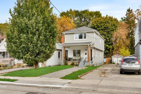 Photo 6 at 139 King Edward Avenue, Lumsden, Toronto