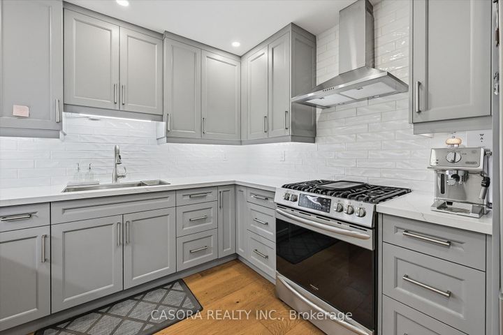 Photo 14 at 112 - 680 Regency Court, Roseland, Burlington