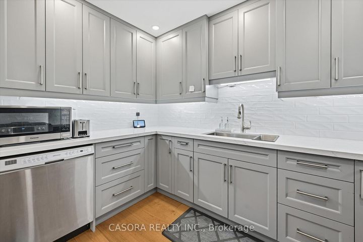 Photo 15 at 112 - 680 Regency Court, Roseland, Burlington