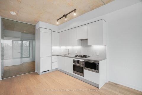 Photo 12 at 302 - 2720 Dundas Street W, Junction Area, Toronto