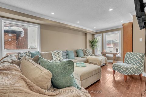 Photo 1 at 173 Prince William Way, Shore, Barrie