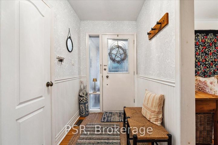 Photo 6 at 402 Willis Drive, WO West, Oakville