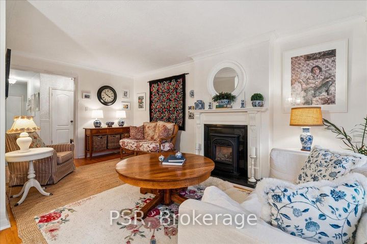 Photo 9 at 402 Willis Drive, WO West, Oakville