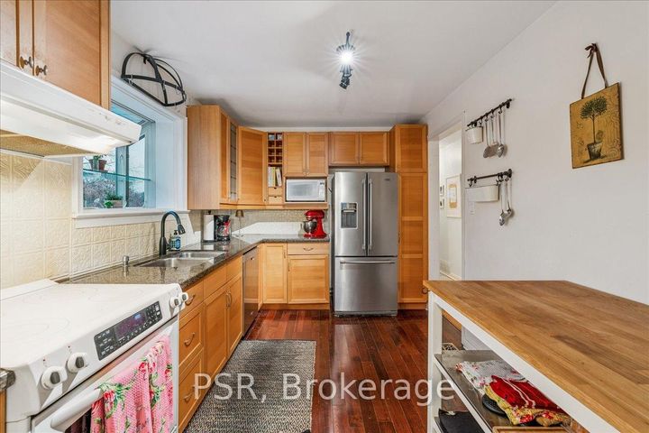 Photo 15 at 402 Willis Drive, WO West, Oakville