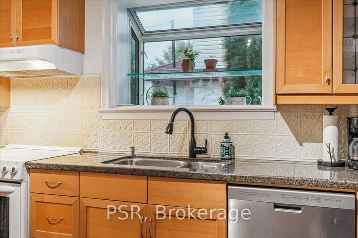 Photo 18 at 402 Willis Drive, WO West, Oakville