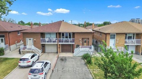Photo 2 at 53 Agincourt Road, West Woodbridge, Vaughan