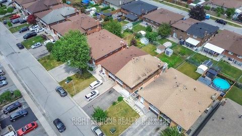 Photo 4 at 53 Agincourt Road, West Woodbridge, Vaughan