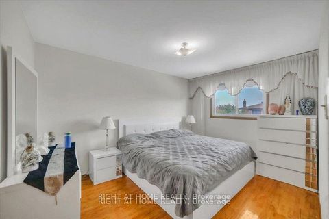 Photo 17 at 53 Agincourt Road, West Woodbridge, Vaughan