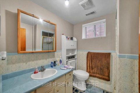 Photo 26 at 53 Agincourt Road, West Woodbridge, Vaughan