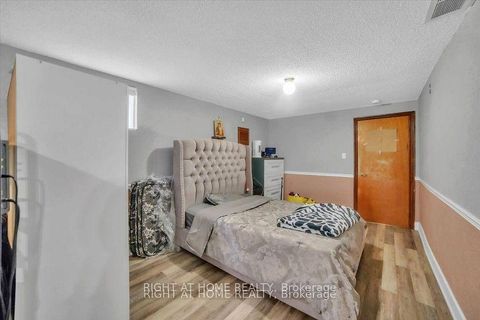 Photo 28 at 53 Agincourt Road, West Woodbridge, Vaughan