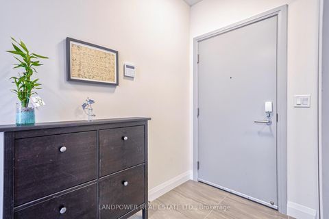 Photo 2 at 711 - 396 Highway 7 Road E, Doncrest, Richmond Hill