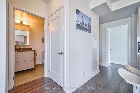 Photo 15 at 711 - 396 Highway 7 Road E, Doncrest, Richmond Hill