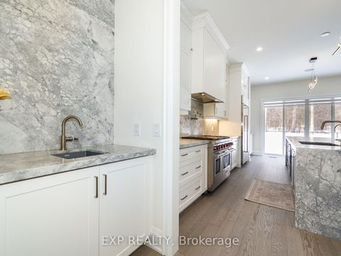 Photo 10 at 121 Milky Way Drive, Observatory, Richmond Hill