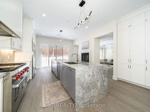 Photo 11 at 121 Milky Way Drive, Observatory, Richmond Hill