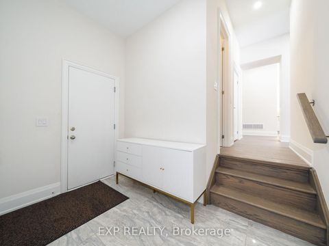 Photo 21 at 121 Milky Way Drive, Observatory, Richmond Hill