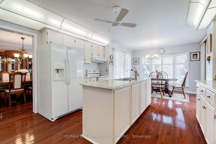 Photo 18 at 1151 Manor Road, GA Glen Abbey, Oakville