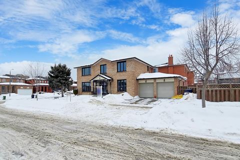 Photo 1 at 43 Triangle Villas Drive, Steeles, Toronto