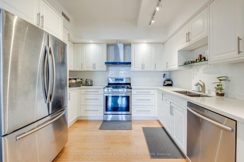 Photo 12 at 401 - 21 Shaftesbury Avenue, Moore Park, Toronto