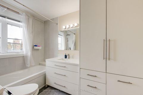 Photo 17 at 401 - 21 Shaftesbury Avenue, Moore Park, Toronto