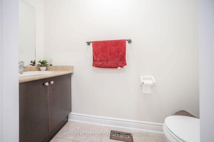 Photo 5 at 227 Valleyway Drive, Credit Valley, Brampton