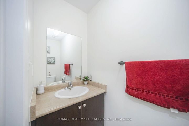 Photo 6 at 227 Valleyway Drive, Credit Valley, Brampton