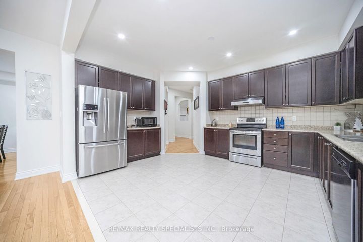 Photo 11 at 227 Valleyway Drive, Credit Valley, Brampton