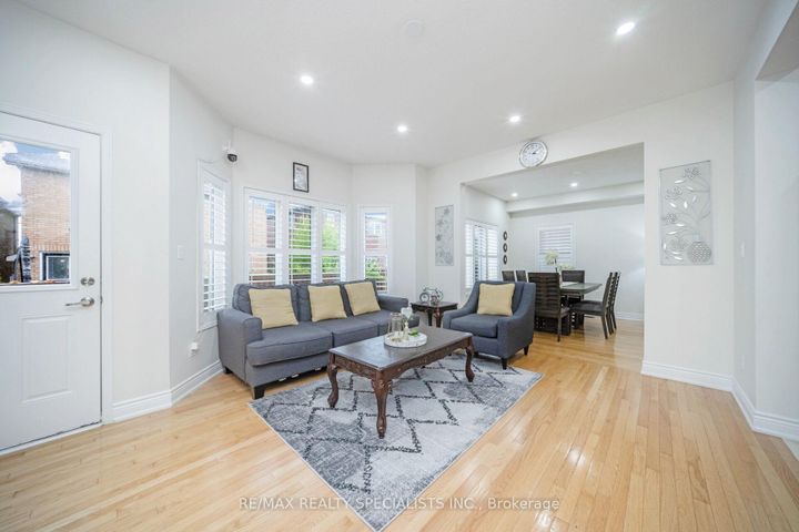 Photo 14 at 227 Valleyway Drive, Credit Valley, Brampton