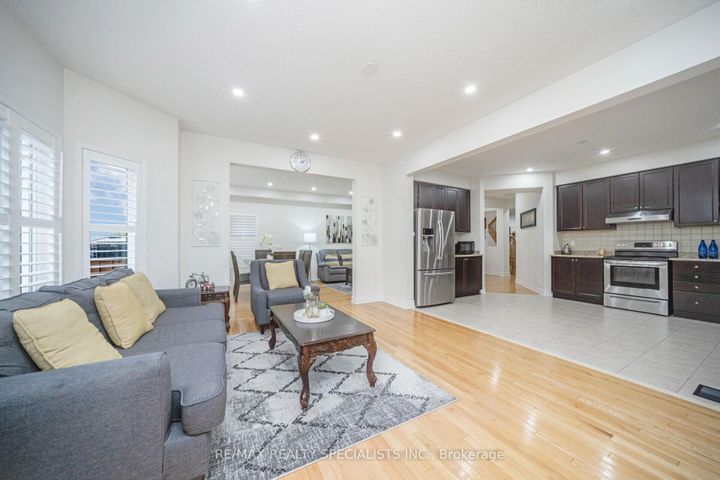 Photo 15 at 227 Valleyway Drive, Credit Valley, Brampton